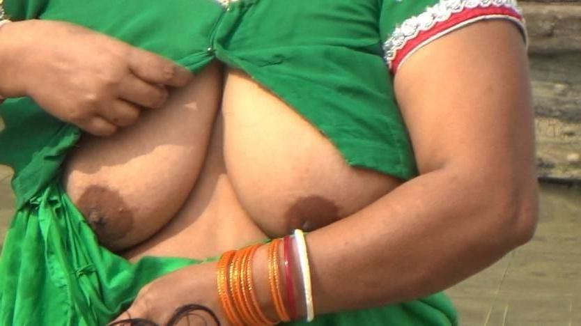 25P Yuvasree Aunty