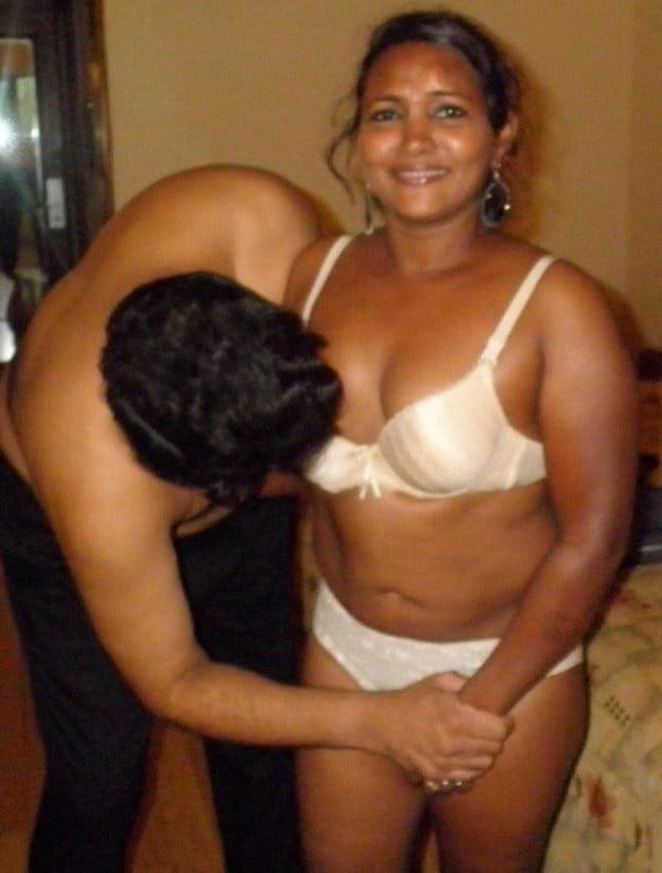 25P Yuvasree Aunty
