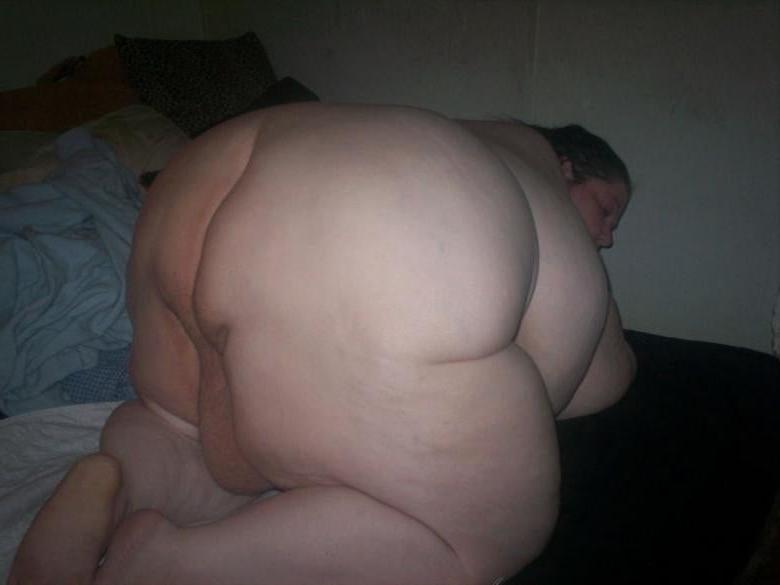 25P Mature meaty mom's mega ass