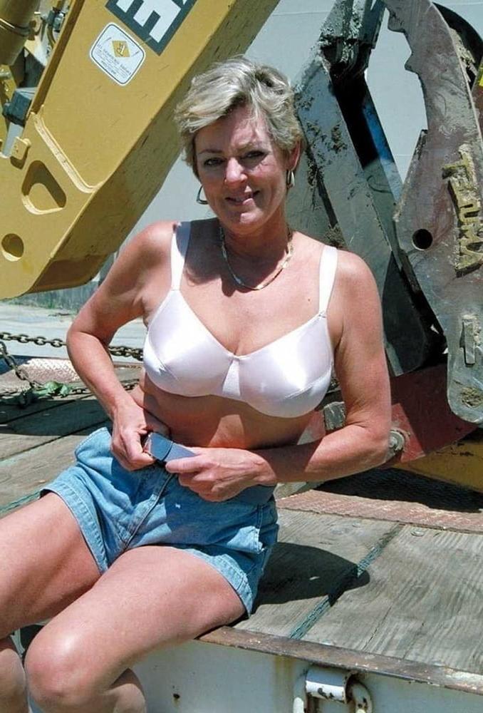 25P From MILF to GILF with Matures in between 263