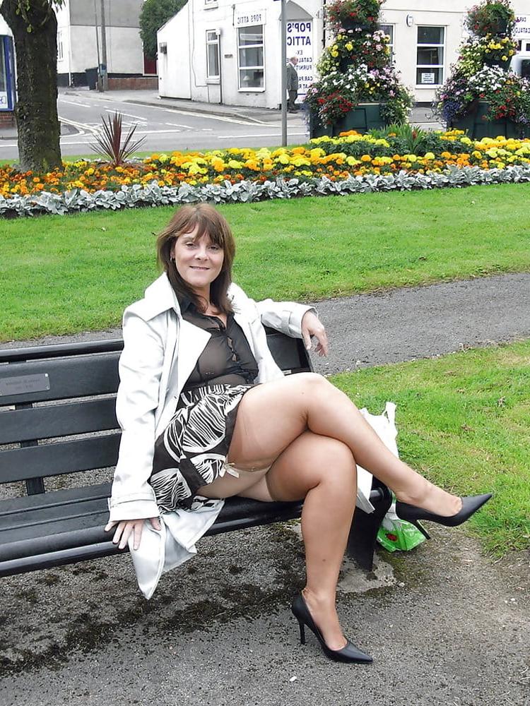 25P Female distractions 10 (stockings etc)