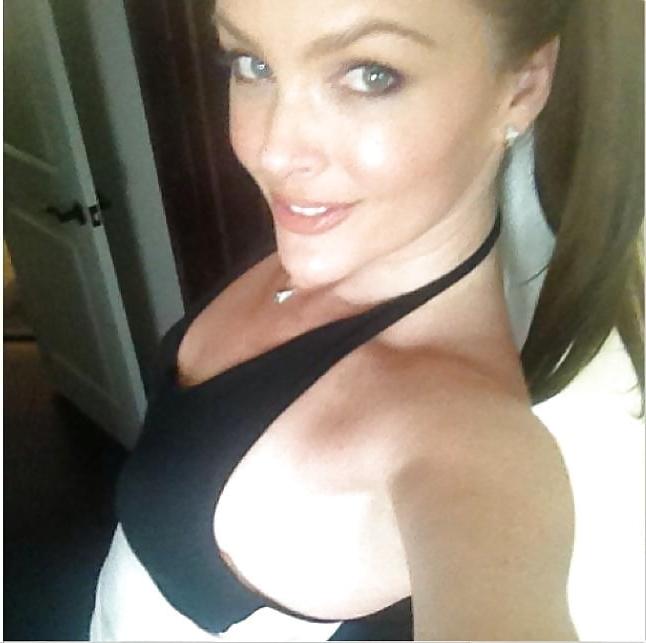 25P Celebrity Hot 250 - #140 Dina Meyer
