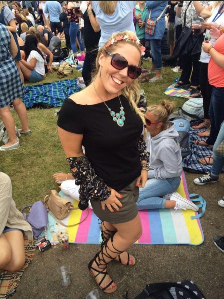 19P Cuckold Chat Girl (LauraAuk35)
