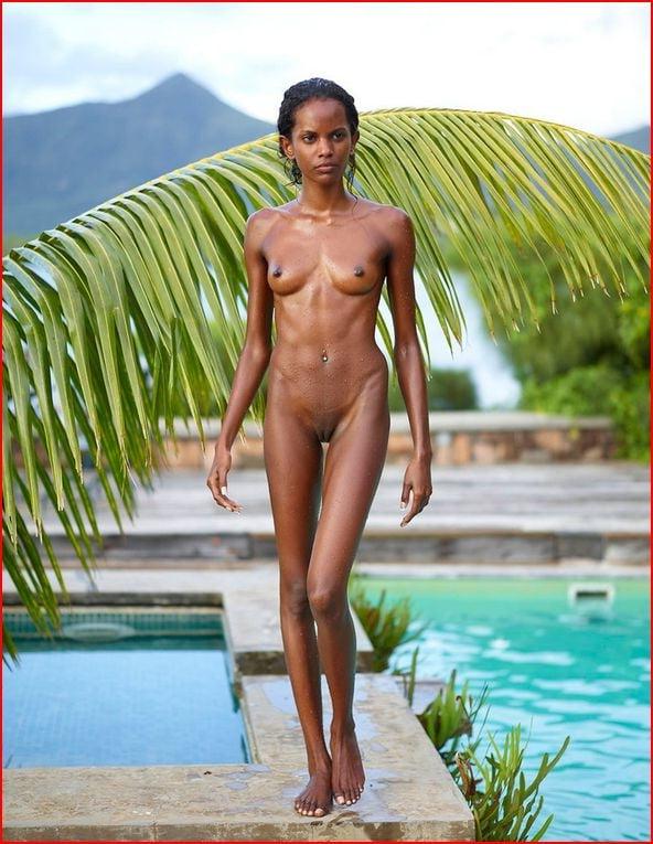 18P Valerie the naked pool girl 2