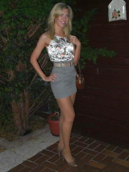 17P Hot Teens Partying And Posing 