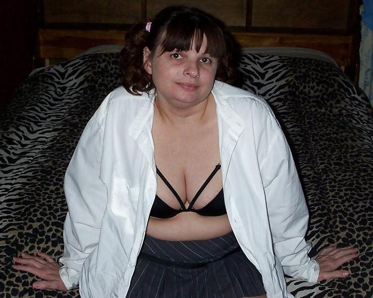 25P Insertion Slut Annie