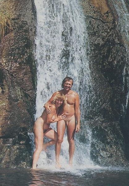25P Naked Vintage Girls 63