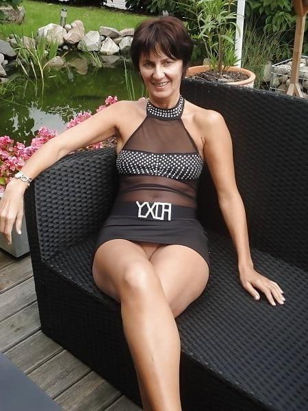 25P Milfs - Posing 69