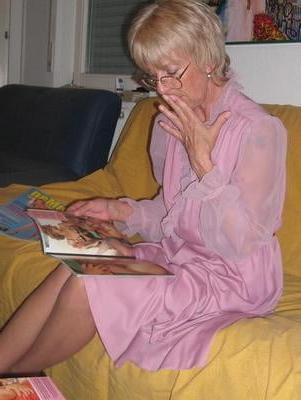 25P Can't get enough of this fuckable hot gilf !