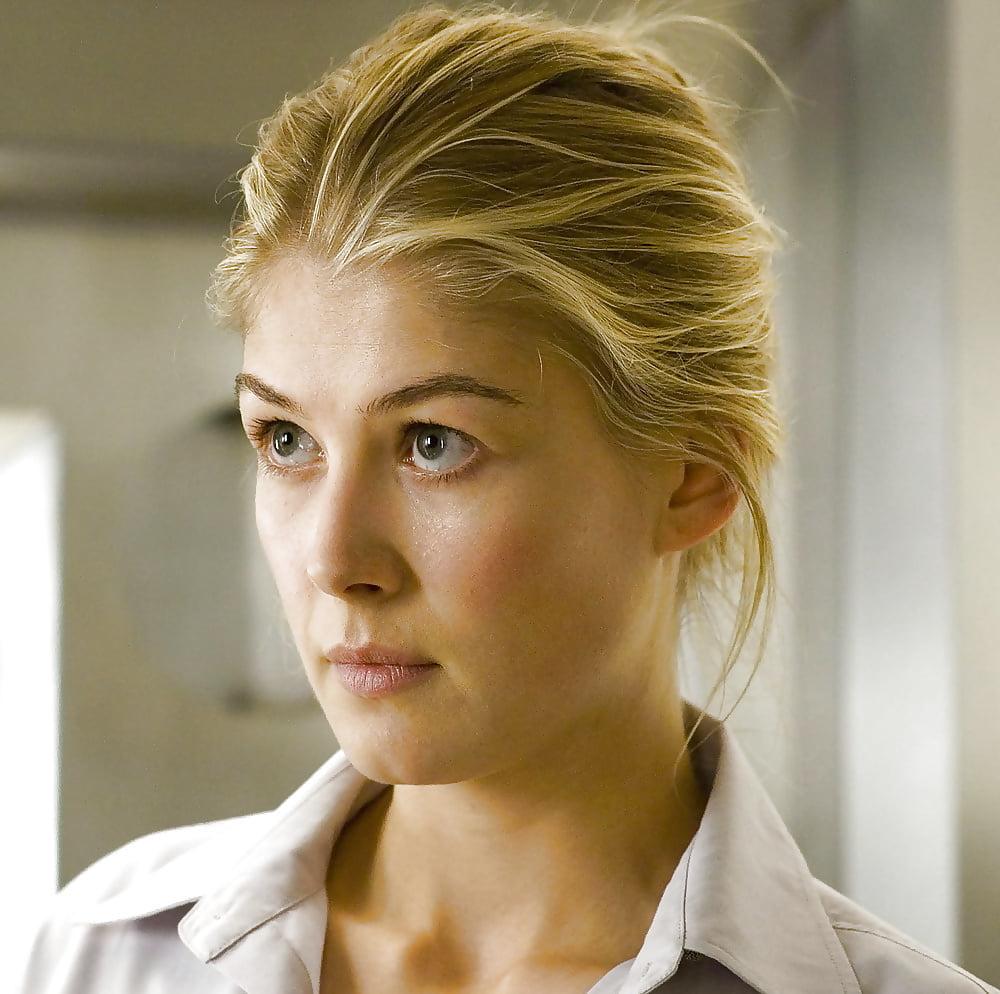 25P Celebrity Hot 250 - #139 Rosamund Pike