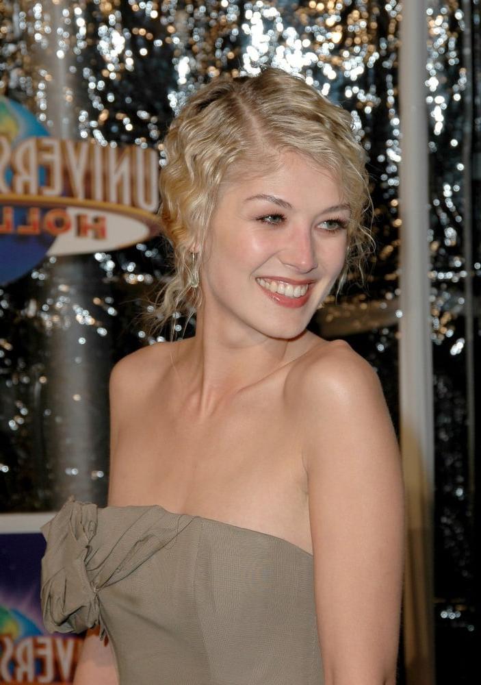 25P Celebrity Hot 250 - #139 Rosamund Pike