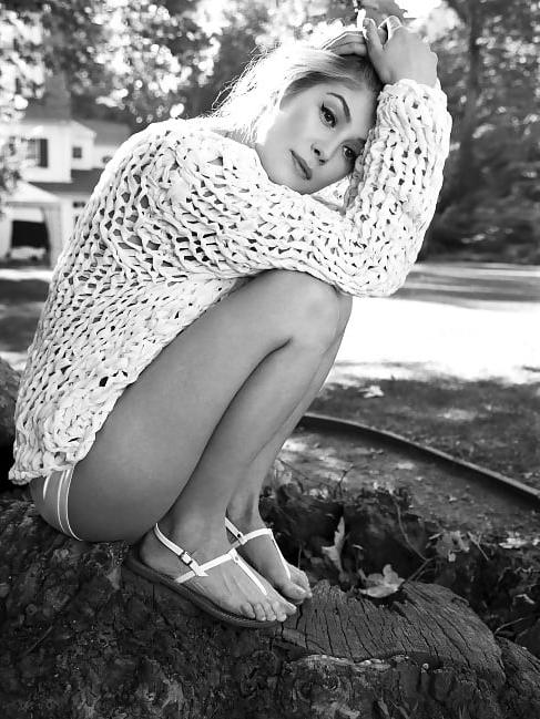 25P Celebrity Hot 250 - #139 Rosamund Pike