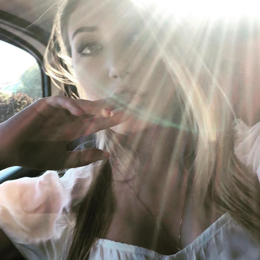 25P Yasmin Erbil Turkish  Sexy Blonde Celebrity Girl