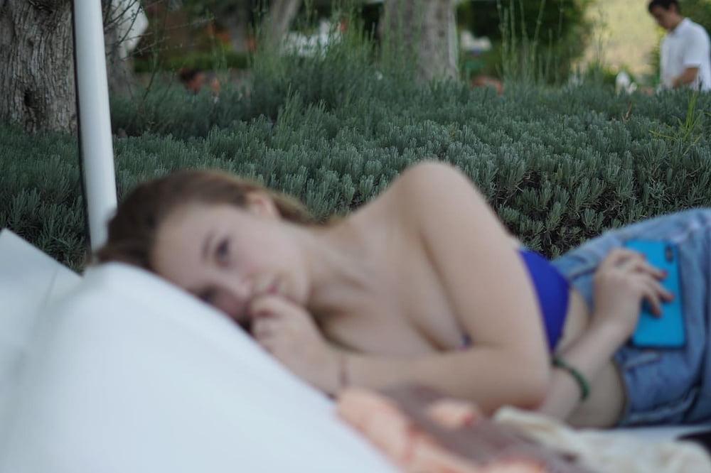 25P Yasmin Erbil Turkish  Sexy Blonde Celebrity Girl