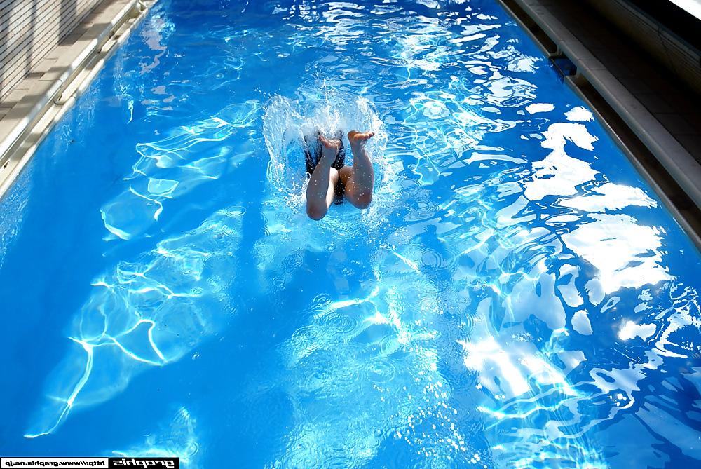 25P Kana Niina - Swimming Pool