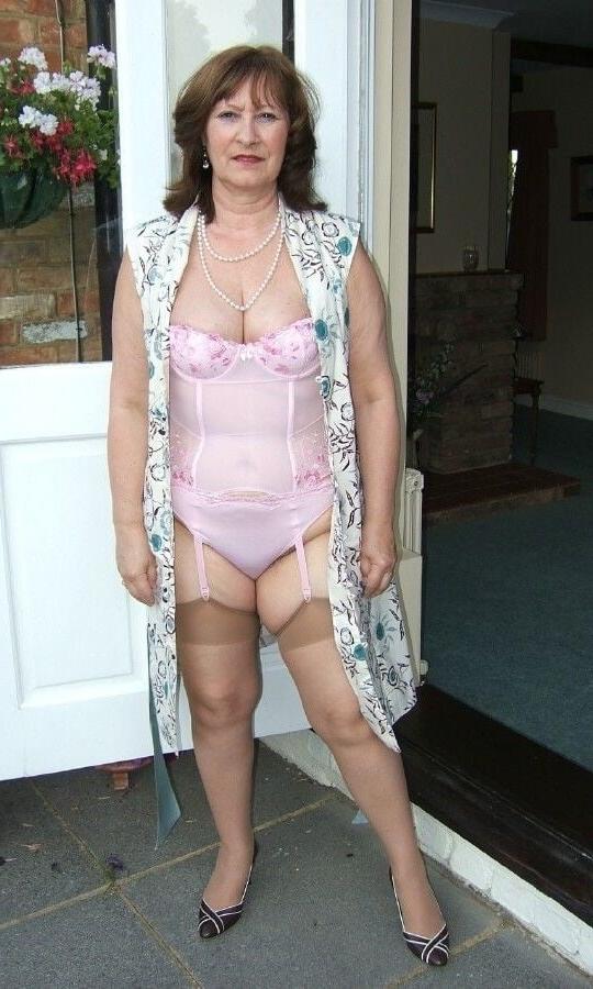 20P Female distractions 7