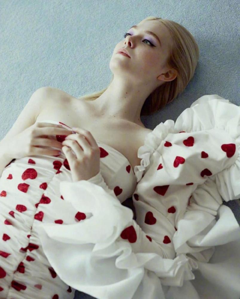 25P Celebrity Hot 250 - #143 Elle Fanning
