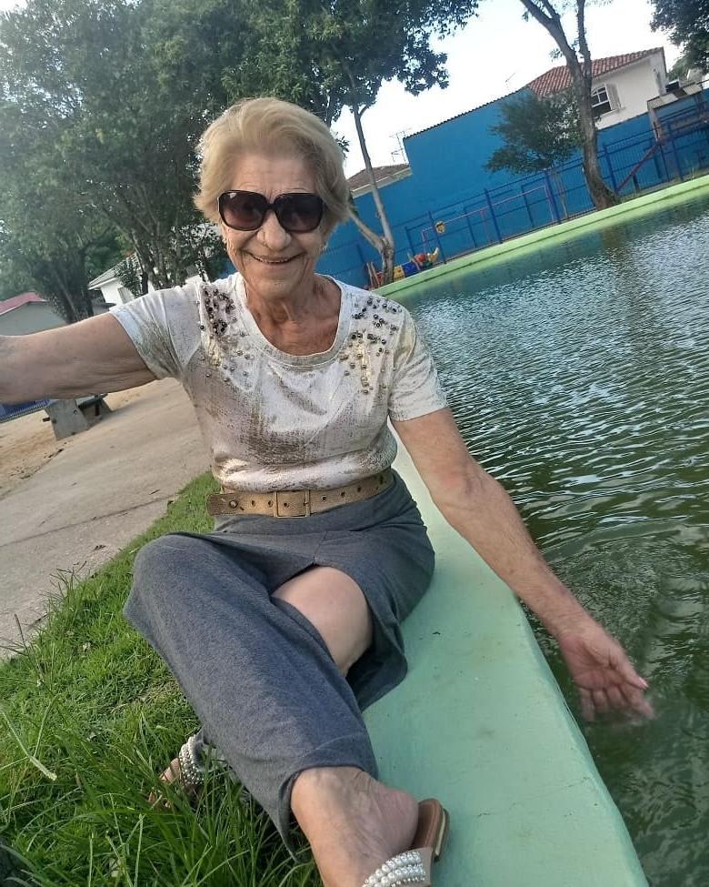 24P Sexy gilf at 77