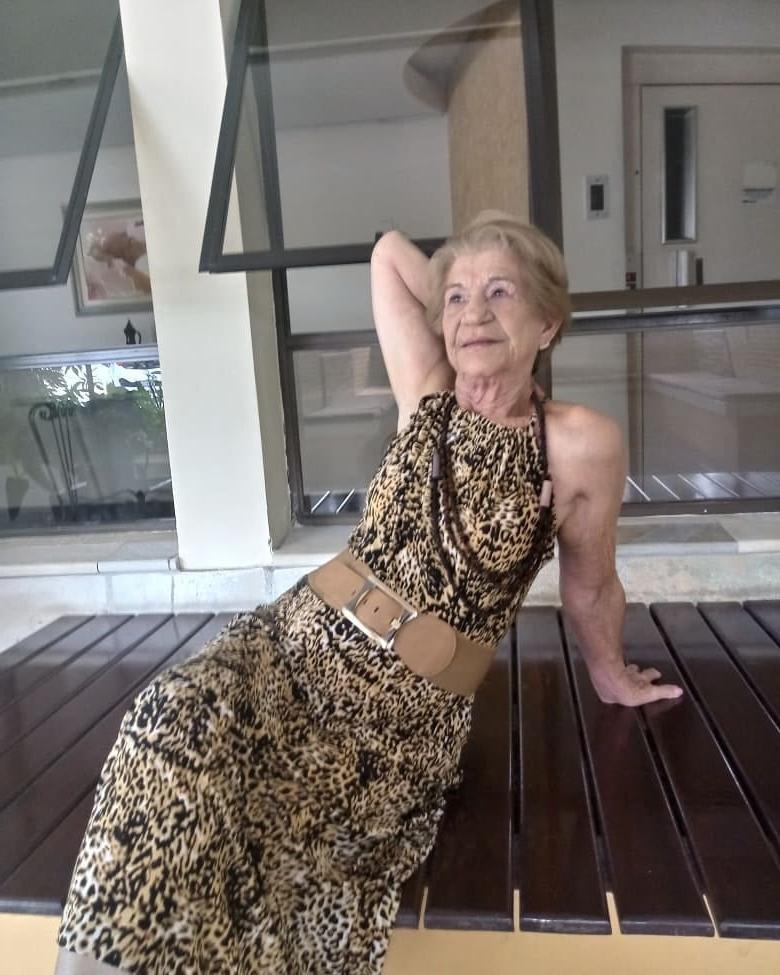 24P Sexy gilf at 77