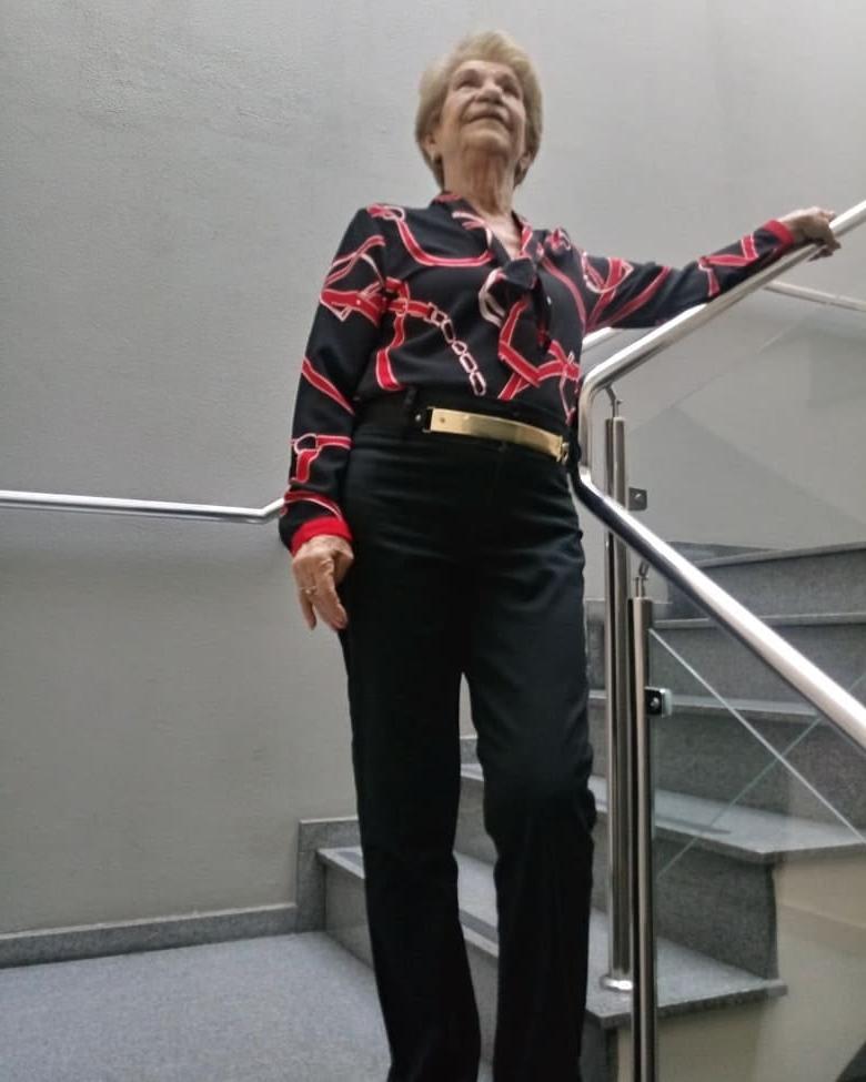 24P Sexy gilf at 77
