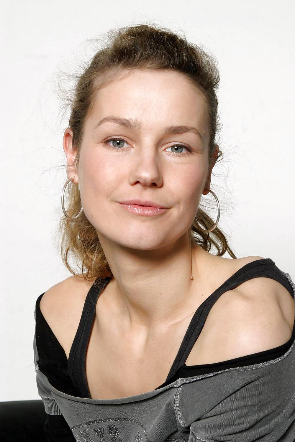 25P Reah Harder - German Actress
