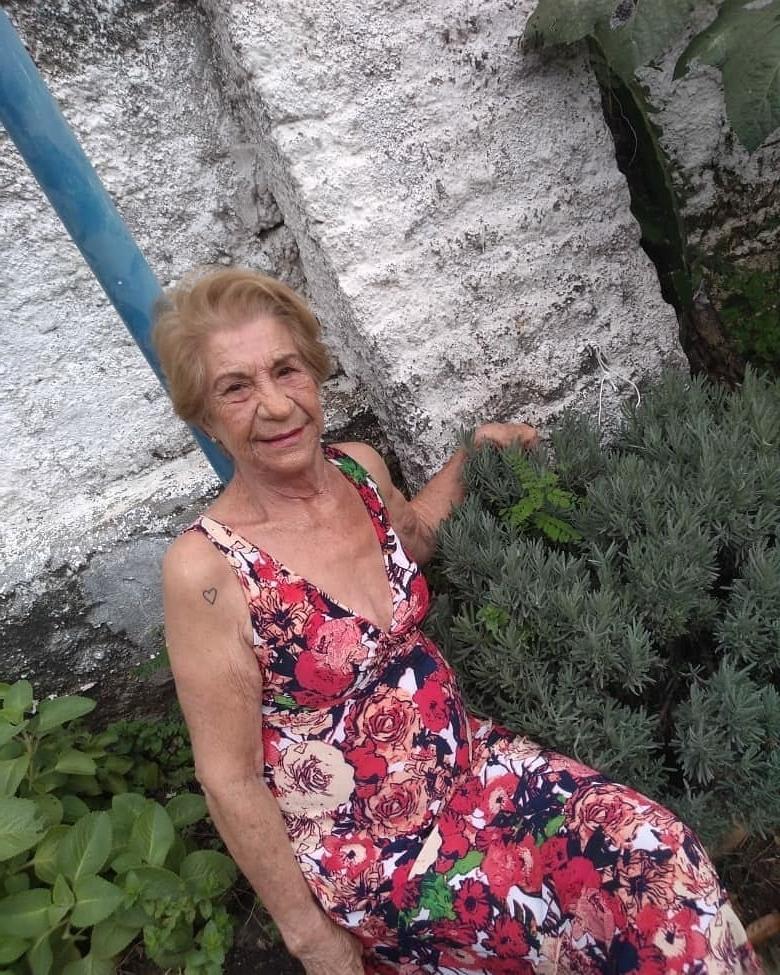 17P Sexy gilf at 77
