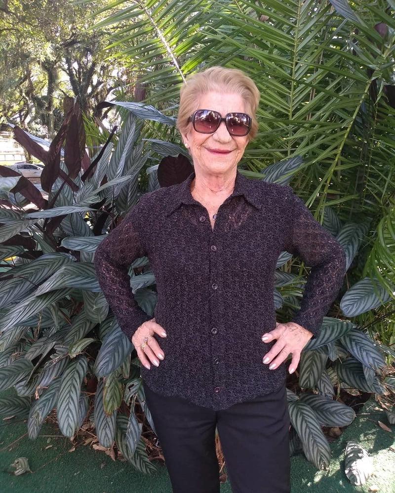 17P Sexy gilf at 77
