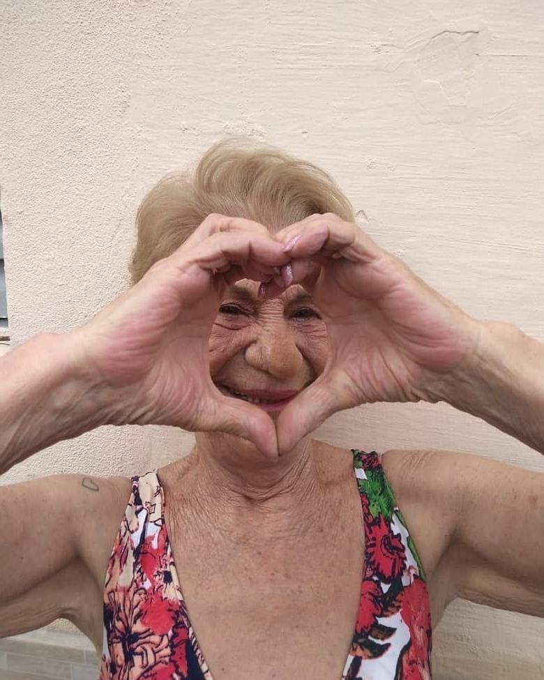 17P Sexy gilf at 77
