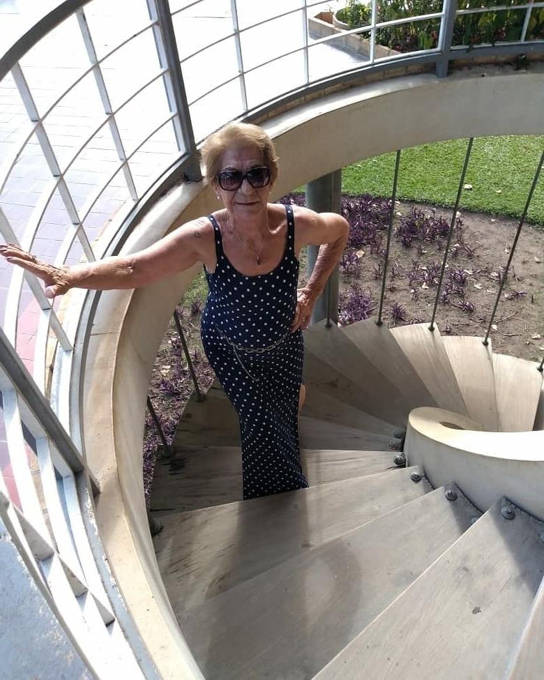 17P Sexy gilf at 77