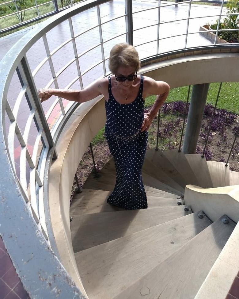 17P Sexy gilf at 77