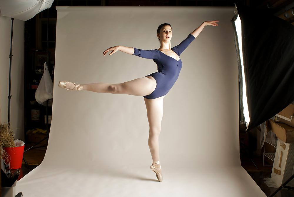 7P Hattie Fisher - Ballerina