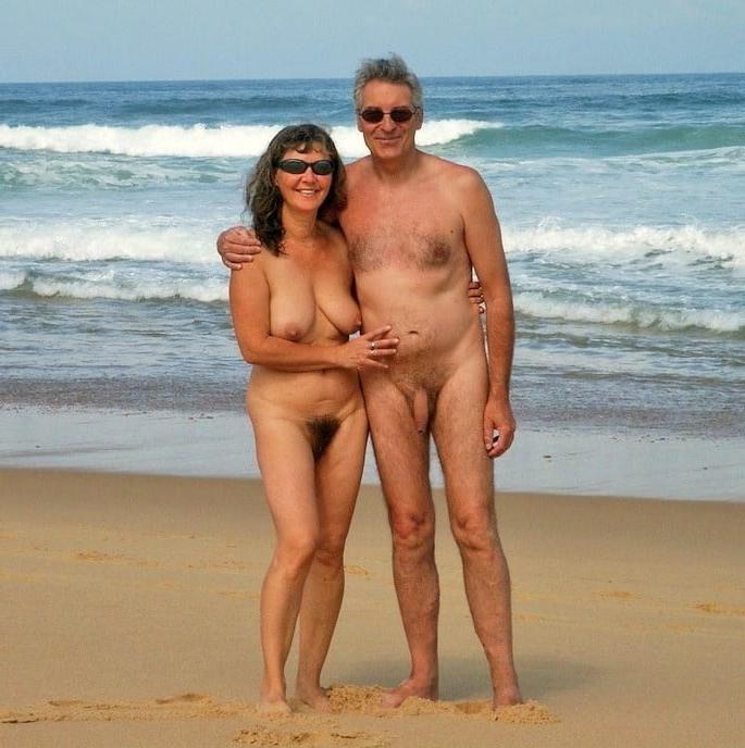25P Swingers at the beach #104