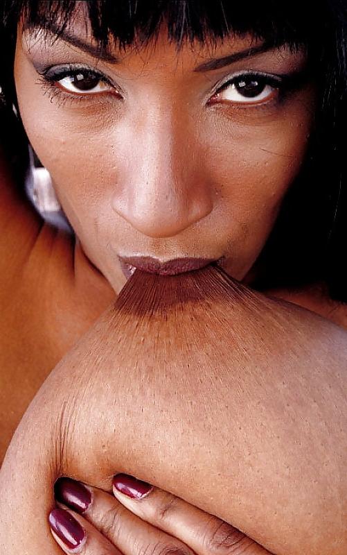 25P Breast poses - biting and sucking
