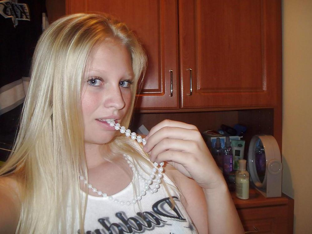 25P CUTE, SEXY AMATEUR - BUT SO HORNY VI