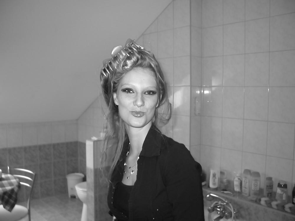 25P Hot Babe Posing