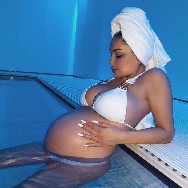 25P pregnant