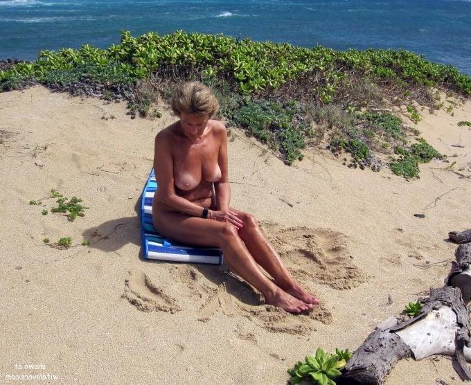 20P Sexy GILF - 1