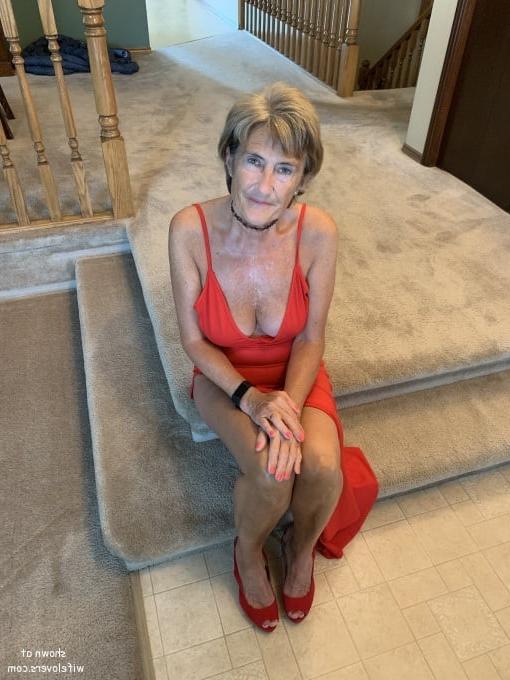 20P Sexy GILF - 1