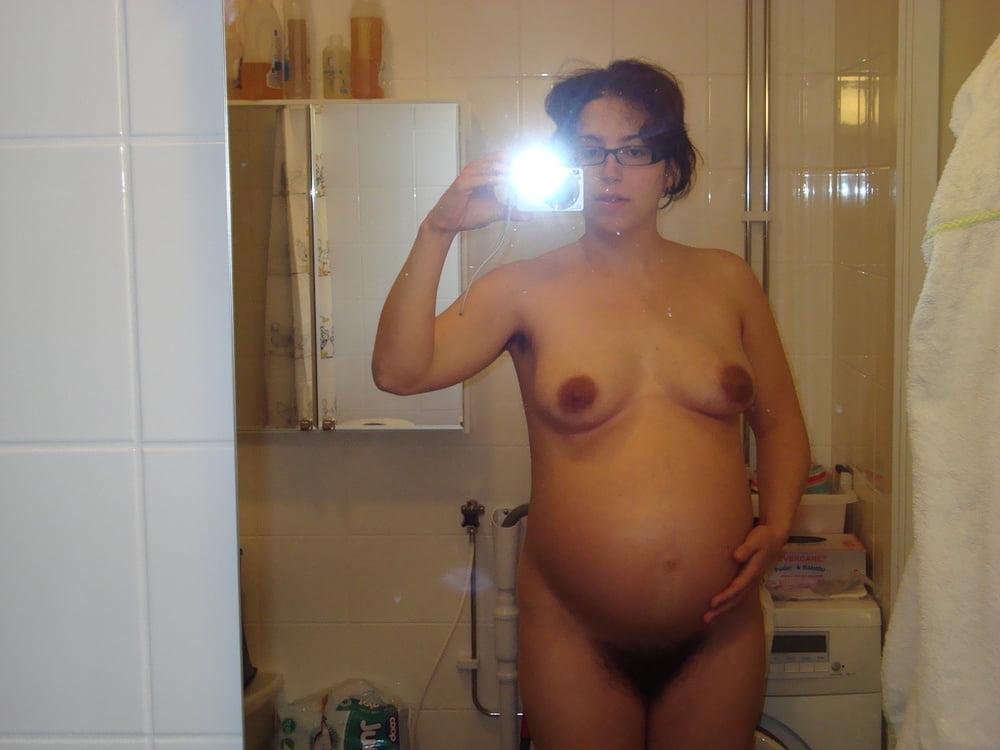 15P Pregnant Chicks 01