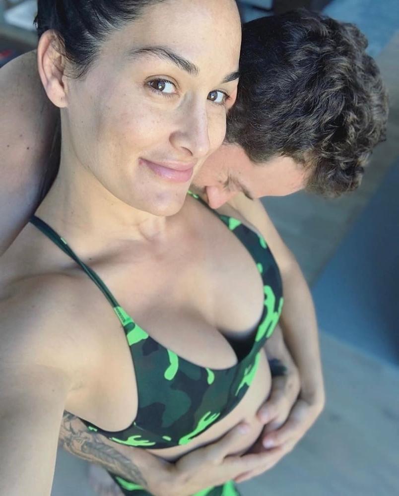 25P Pregnant Bella Twins (2020)