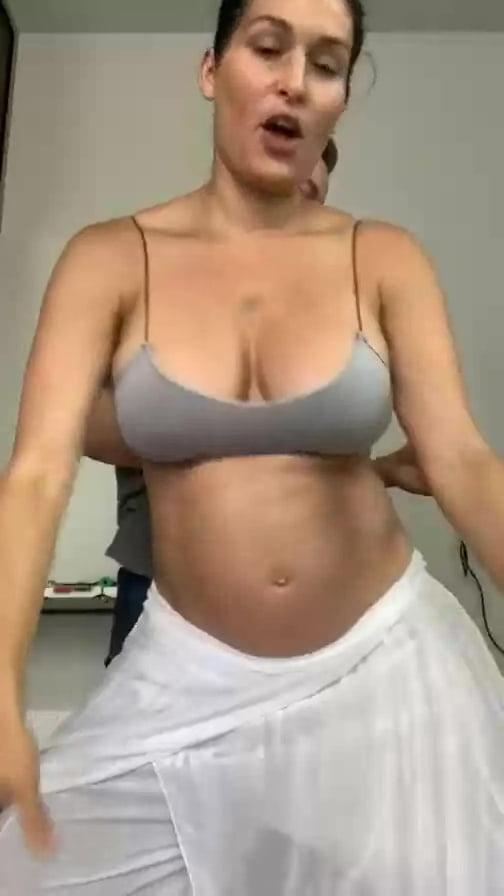25P Pregnant Bella Twins (2020)