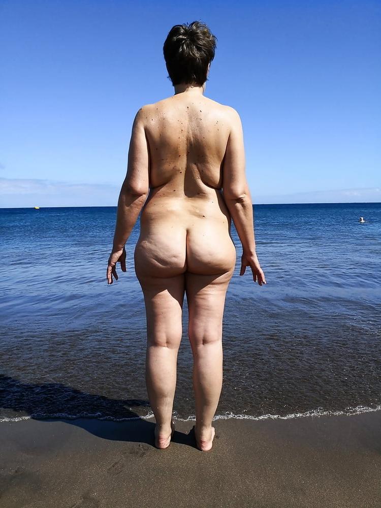 25P Matures and Grannies Great Butts 2