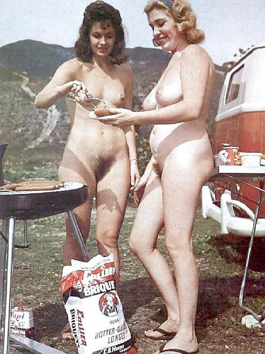 25P Naked Vintage Girls 60