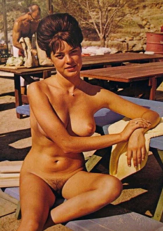 25P Naked Vintage Girls 60