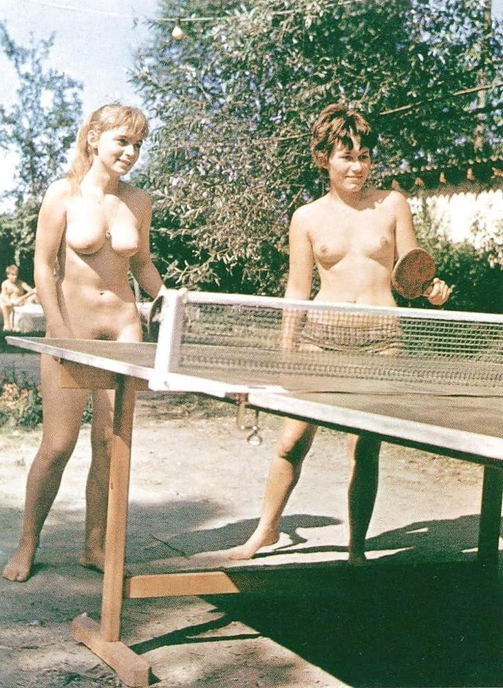 25P Naked Vintage Girls 60