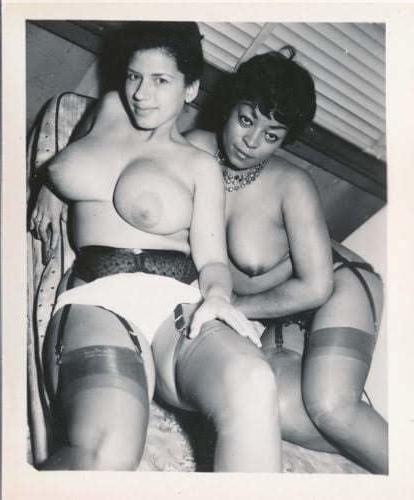 25P Naked Vintage Girls 60