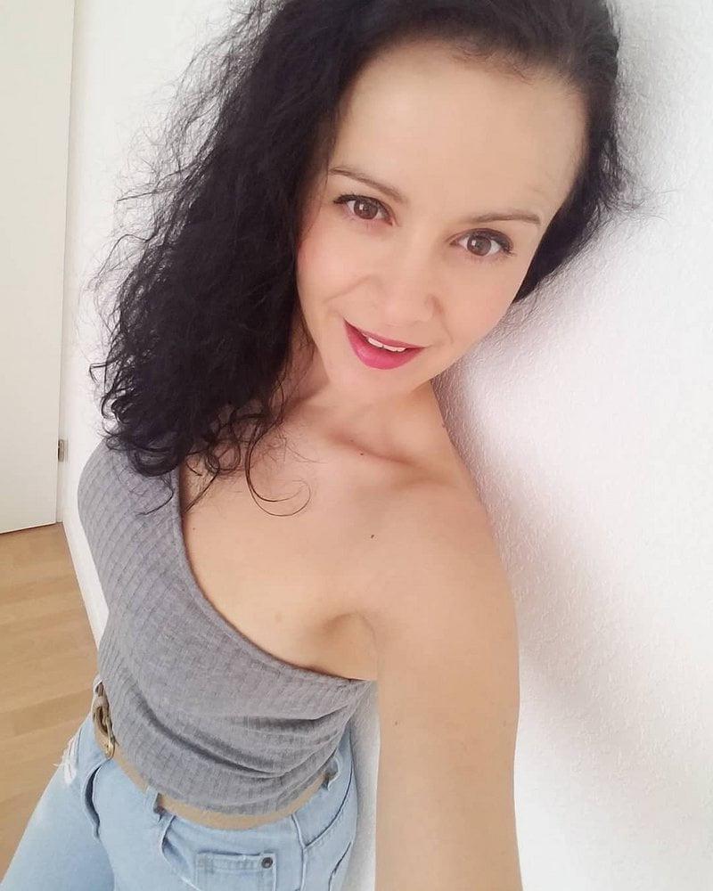 11P Polish MILF Beata 40yo