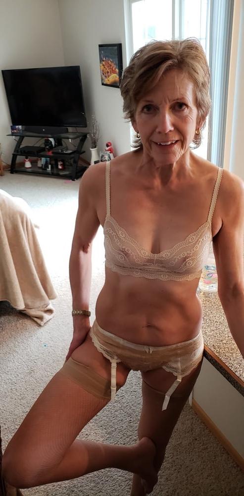 24P Only Hot Grannies And Matures In Solo Mix #3 - GregRotten