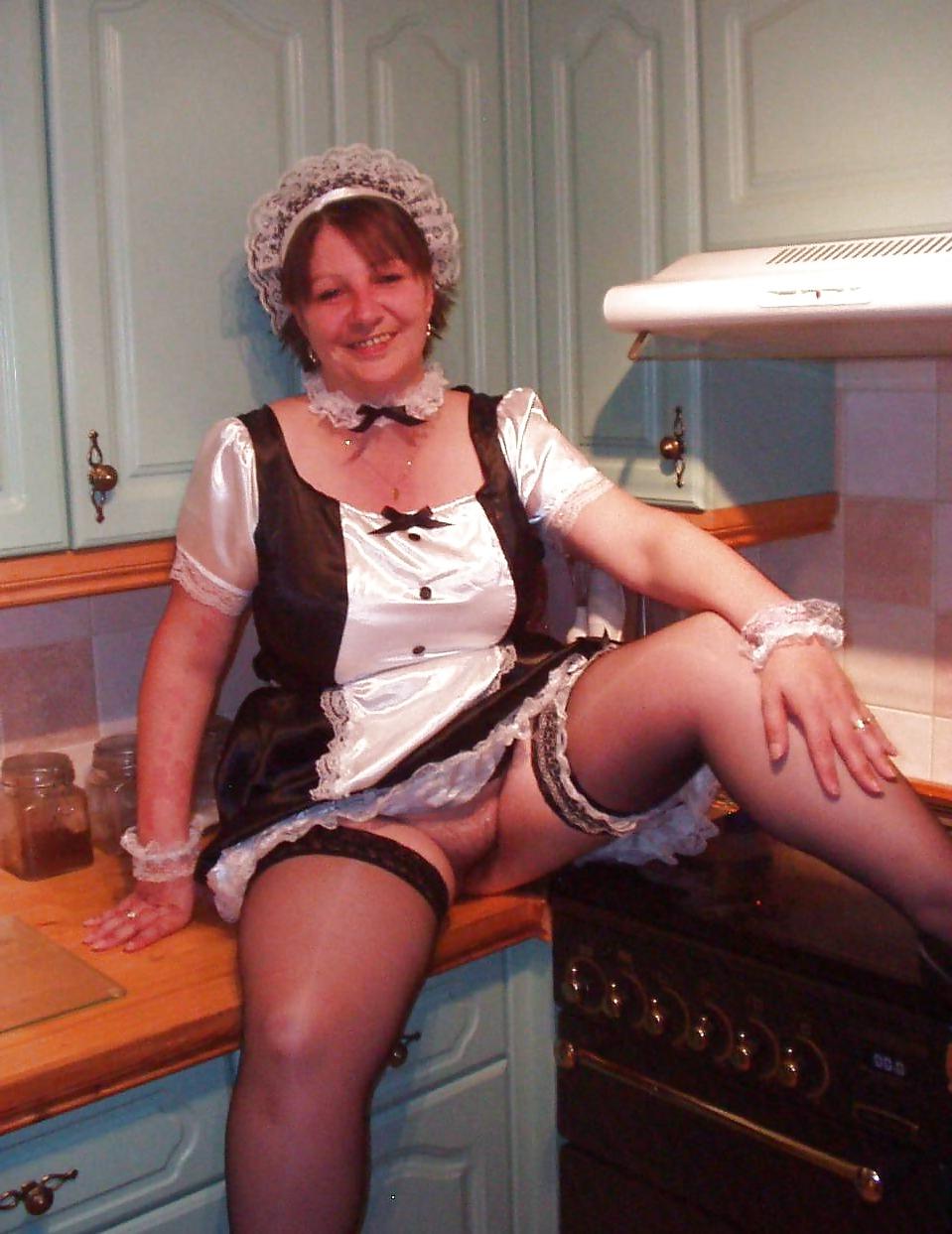25P Mom is dressed to fuck today.