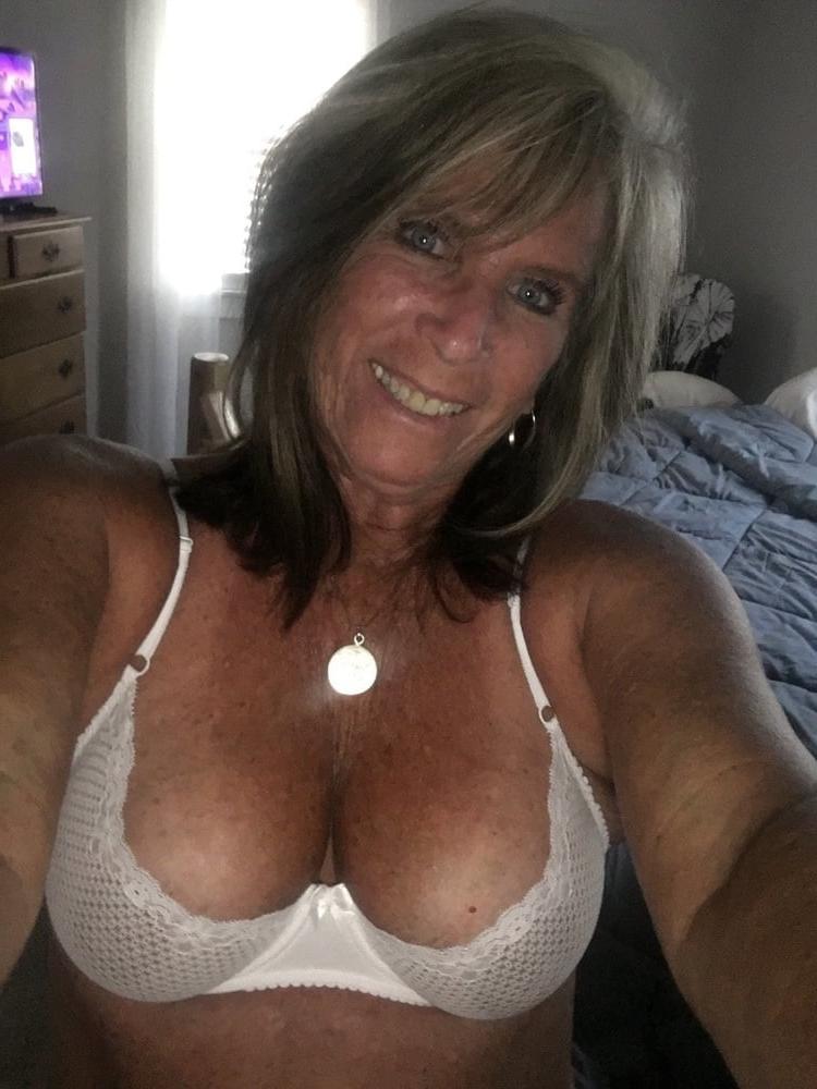 25P Only Hot Grannies And Matures In Solo Mix #27 - GregRotten
